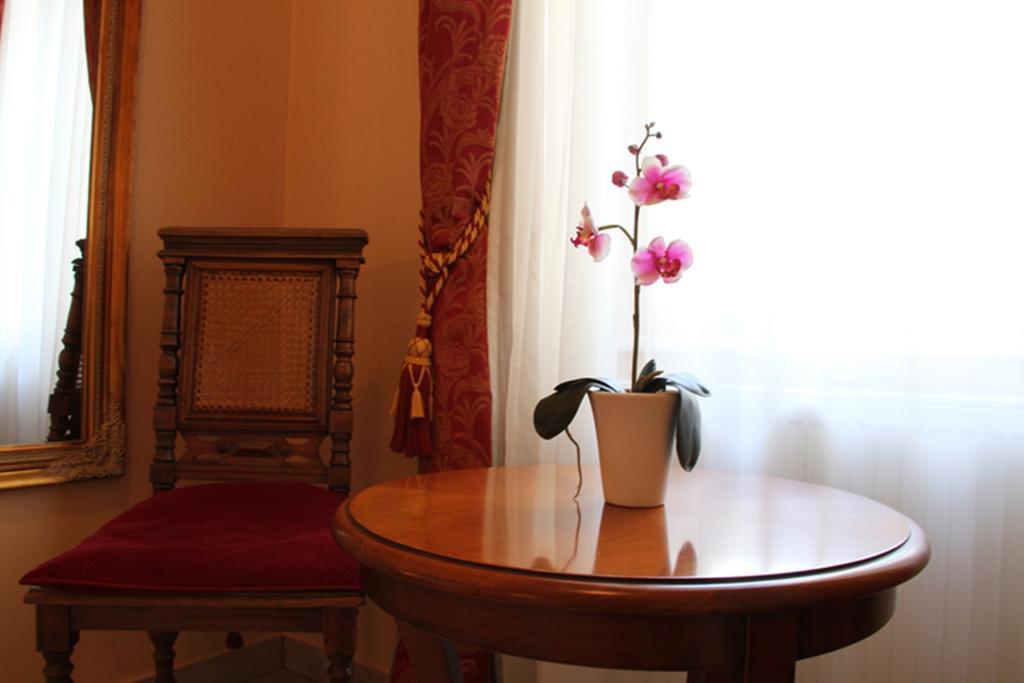 Two Room Apartment